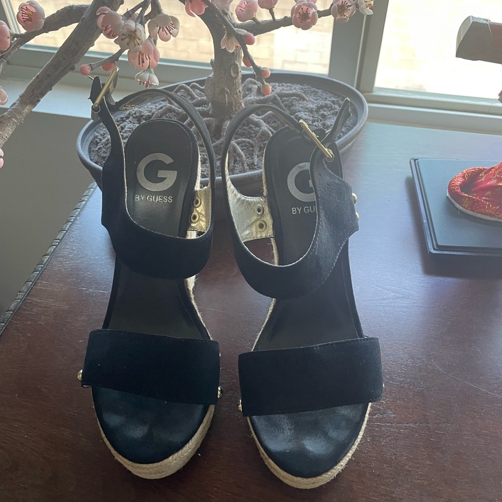 G by Guess Black Women's wedge Sandals
